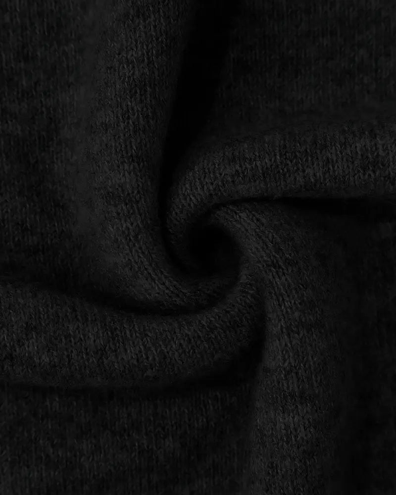 Sweter z wysoki dekolt, mønstret w kontrastKolory