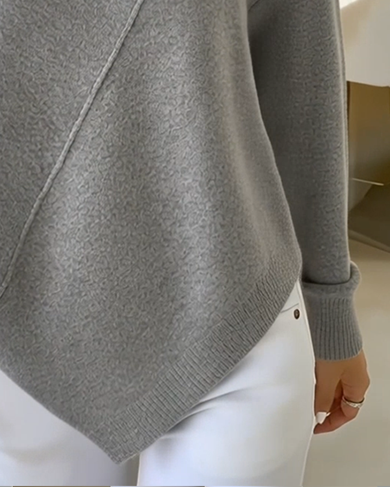 Sweter z asymmetrisk kołnierz