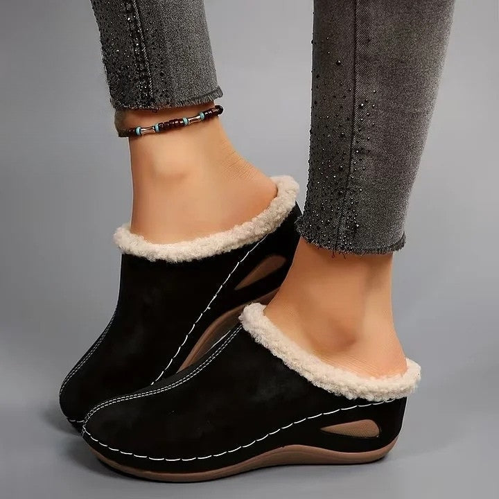 ScandiWear – Pelsfôrede slip-on Sandały