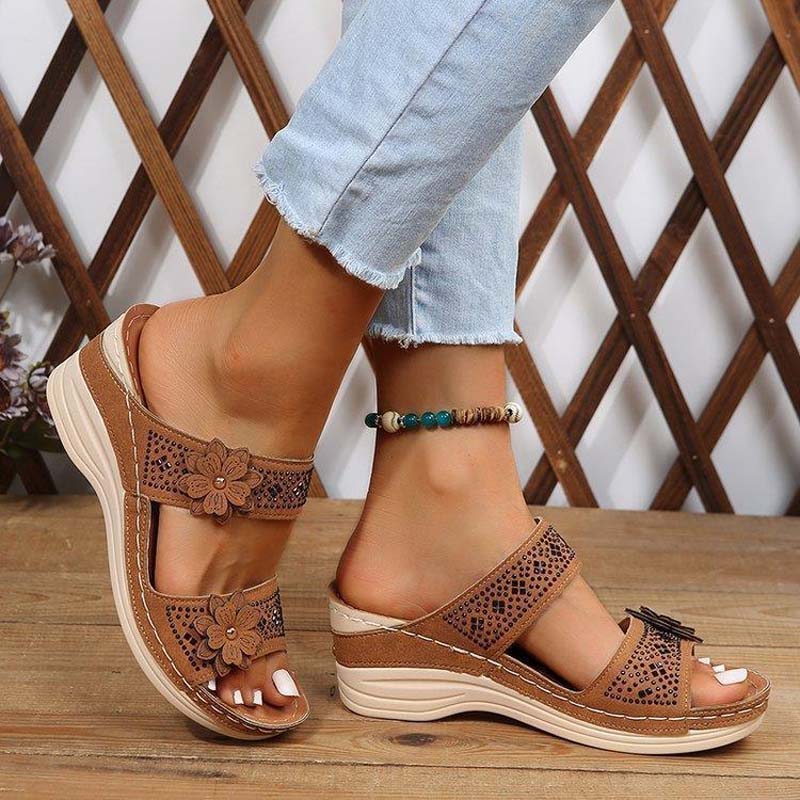 Vintage Wedge Kapcie