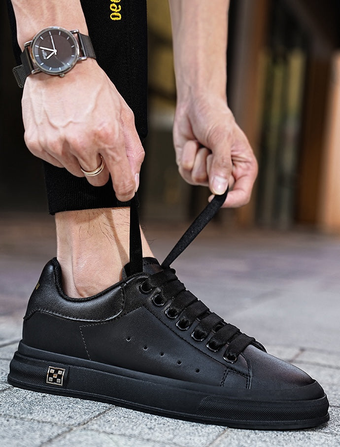 Herresneakersyy z Skjult 6 cm Løft – Ponadczasowy Styl w Biały eller Czarny (Str. 37–46)